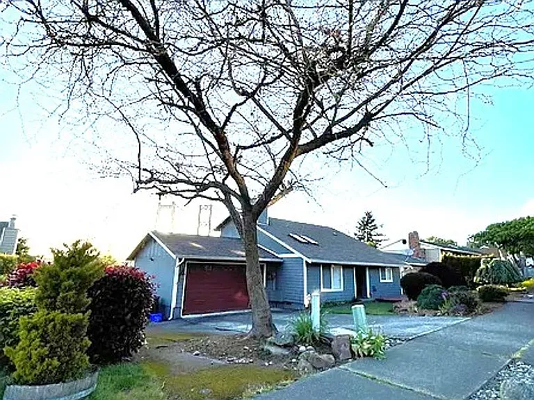 1502 N Juniper St — Photo 1