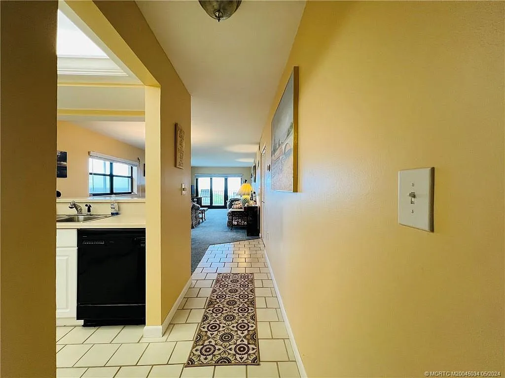 7430 S Ocean Dr — Photo 3
