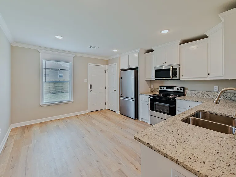825 Pine Tree Rd — Photo 15