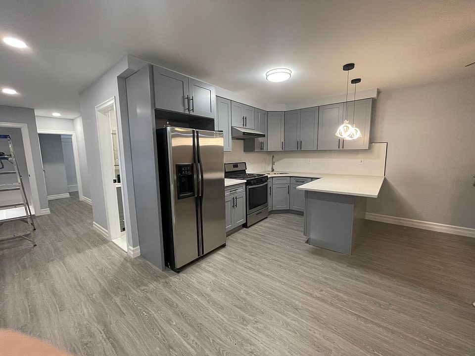 1st image of 11950 7th Ave Floor 1