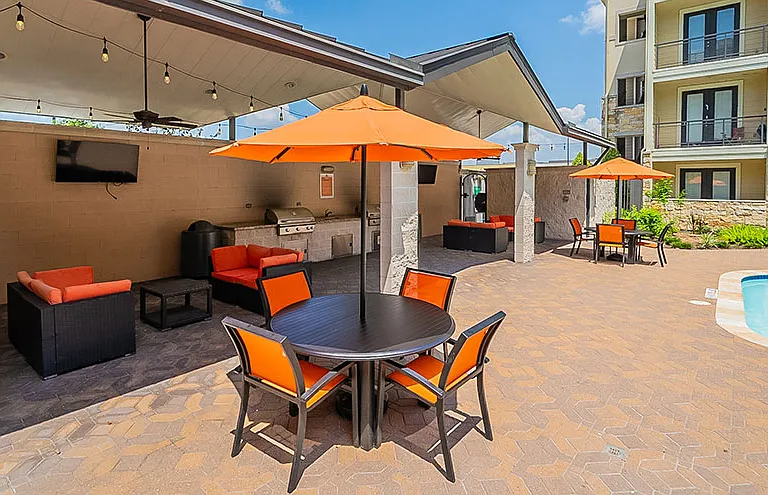 The Residences at Pearland Town Center Apartments — Photo 25