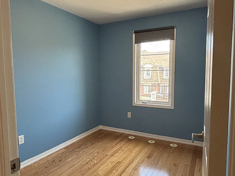 52 Ayers Cres — Photo 14