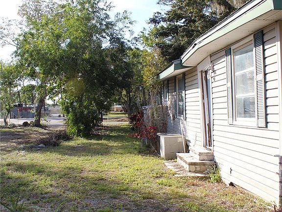 3rd image of 26901/903 Pine Ave