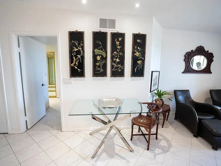 3098 Rue Dorleans #311 — Photo 32