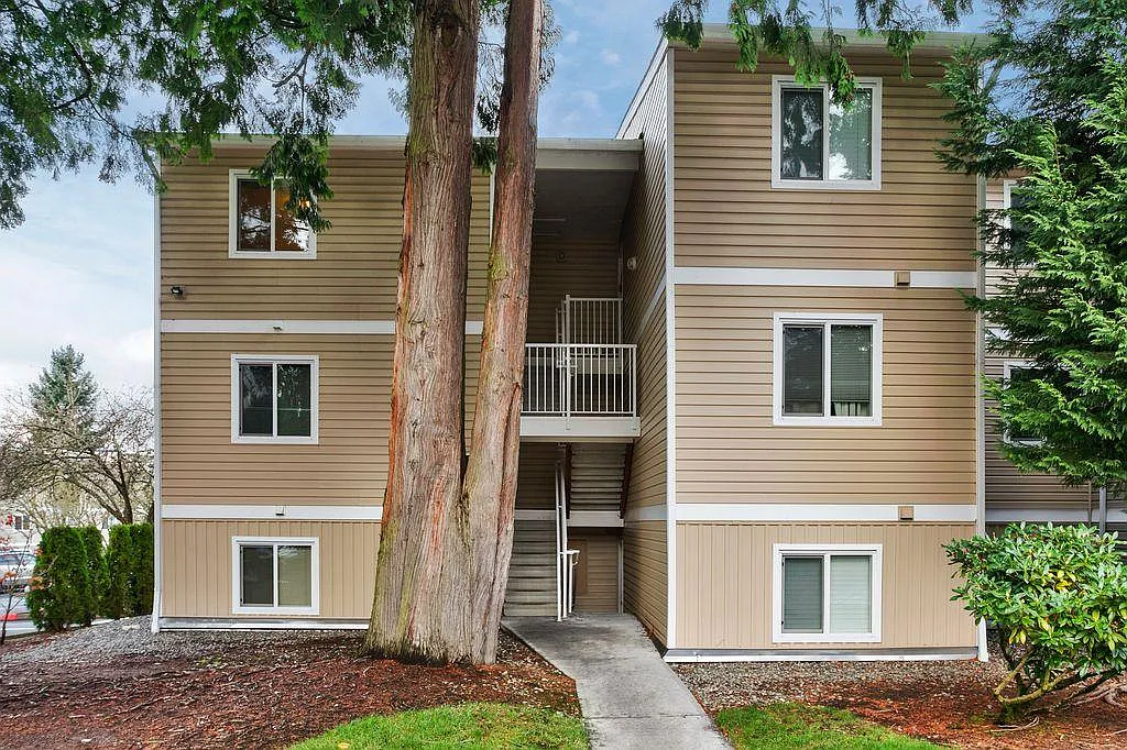 Building Photo - 12450 NE 130th Ct