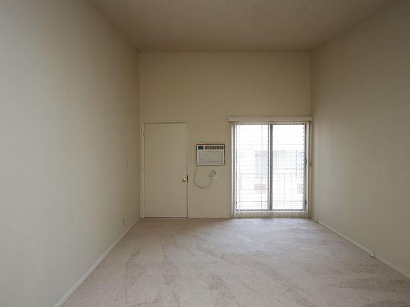 2nd image of 1600 W Huntington Dr APT 2C