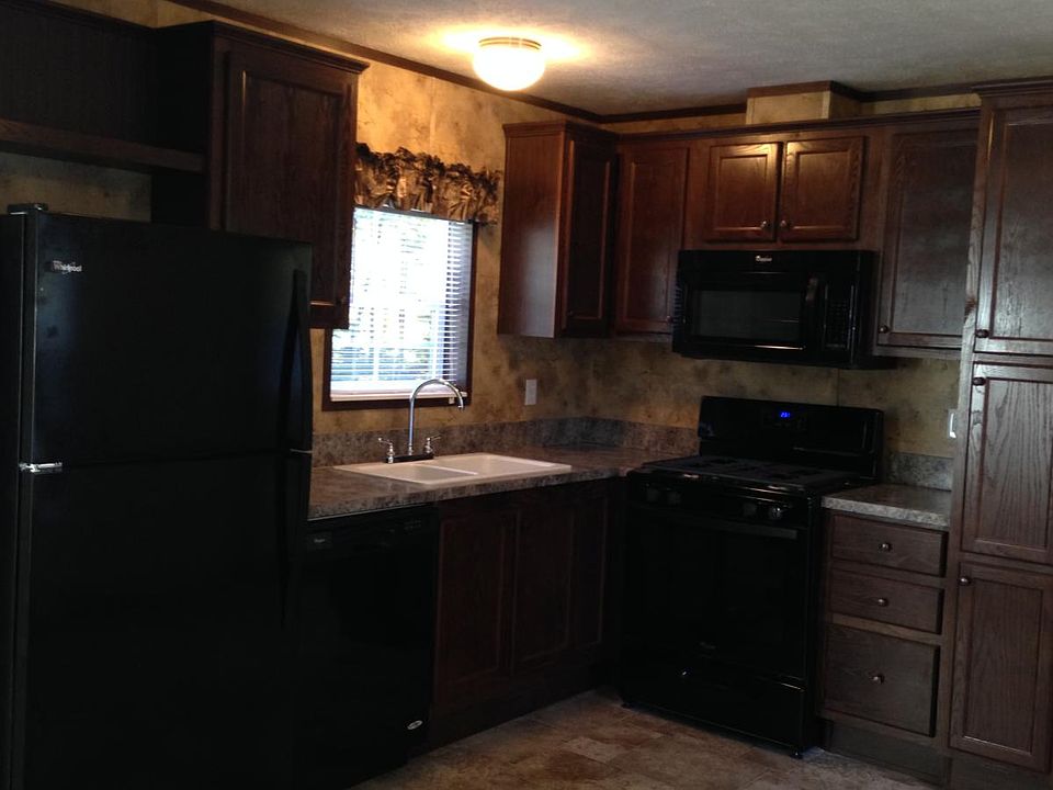 2nd image of 16 Oak Tree Ln