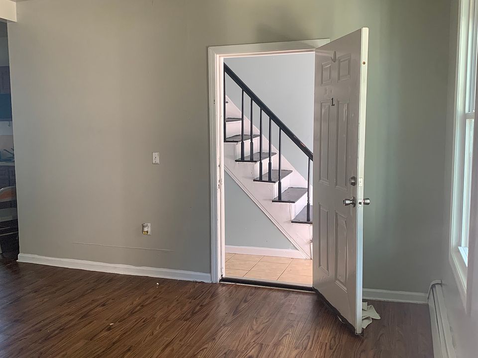 1st image of 88-90 N 4th St Floor 1