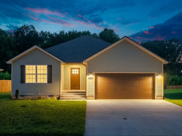 1574 Fredrick Dr, Clarksville, TN 37042