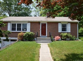 9 2nd Ave, Old Saybrook, CT 06475