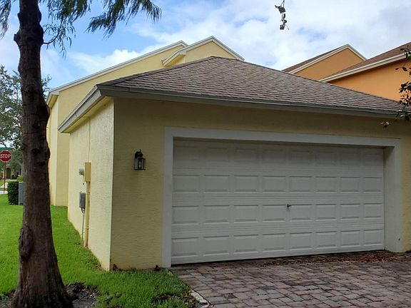 2nd image of 2097 SE Avon Park Dr