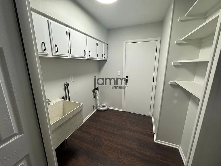 5250 Mills Creek Ln — Photo 20