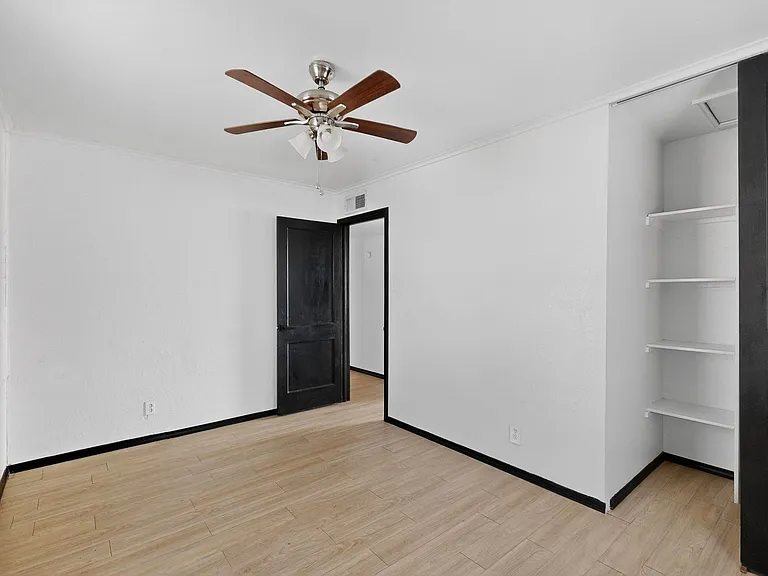 6203 Trowbridge Dr — Photo 25
