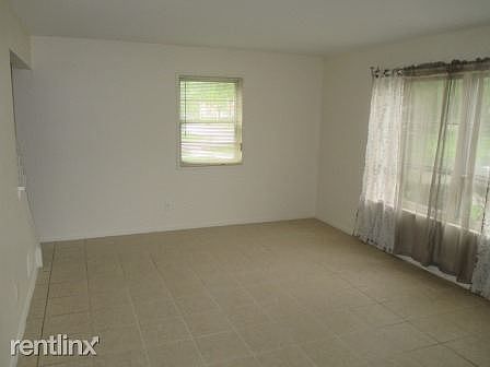 3rd image of 6775 Garling Dr