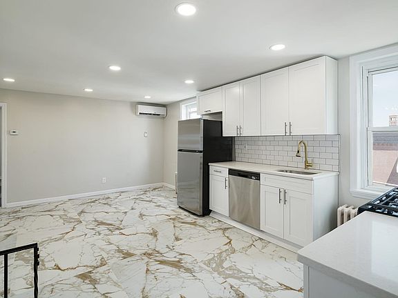 4th image of 1800 Hoffman St Floor 3