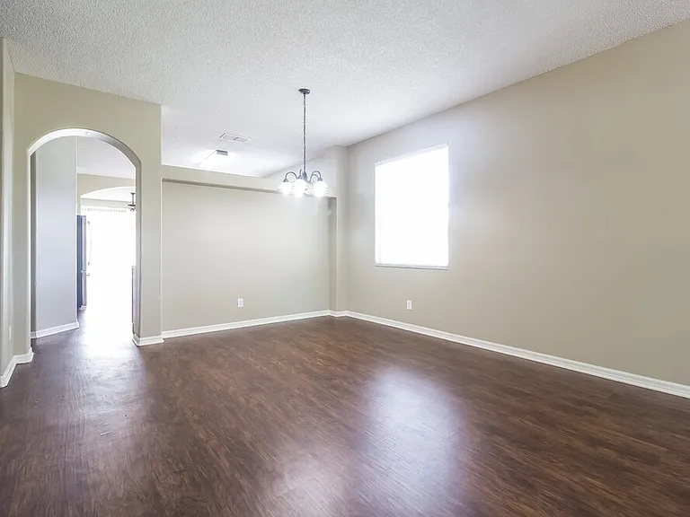 120 Portstewart Dr — Photo 2