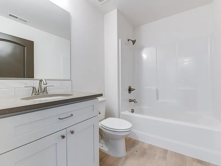 2nd bathroom