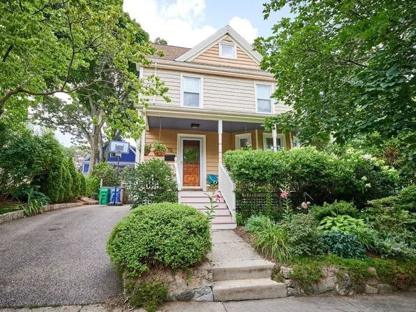 72 Kensington St, Newton, MA 02460