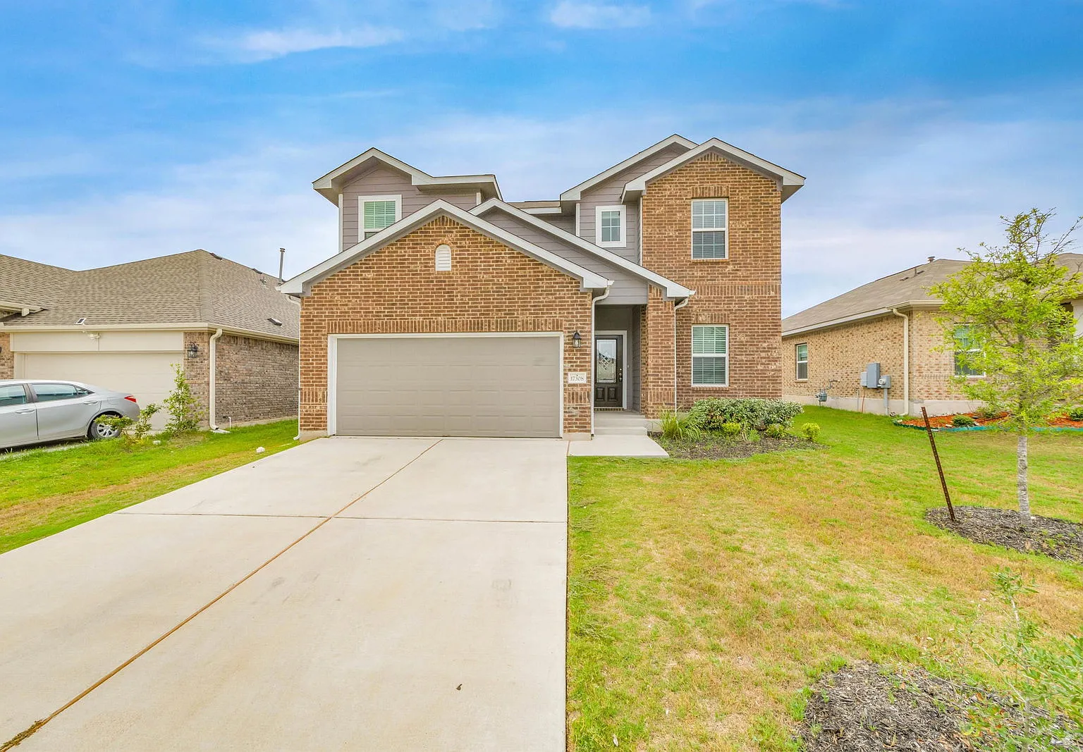 4 bed, 2.5 bath, 2282 sqft, $2,100 — Photo 1