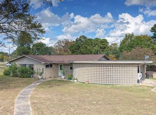 301 Wake Village Rd, Wake Village, TX 75501