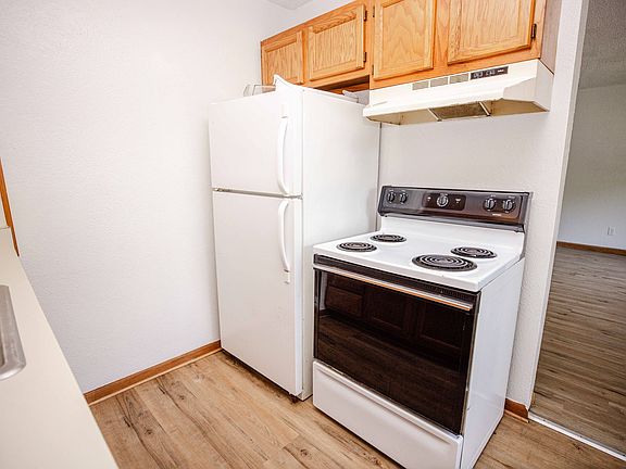 5th image of 6730 Hill Ave #106