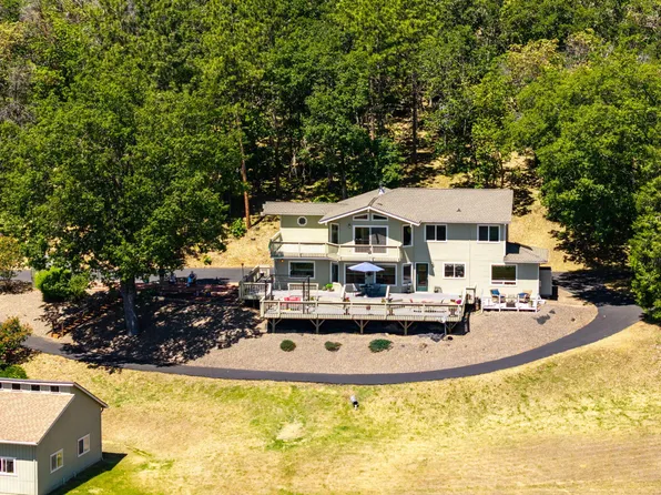 4251 Tami Ln, Central Point, OR 97502