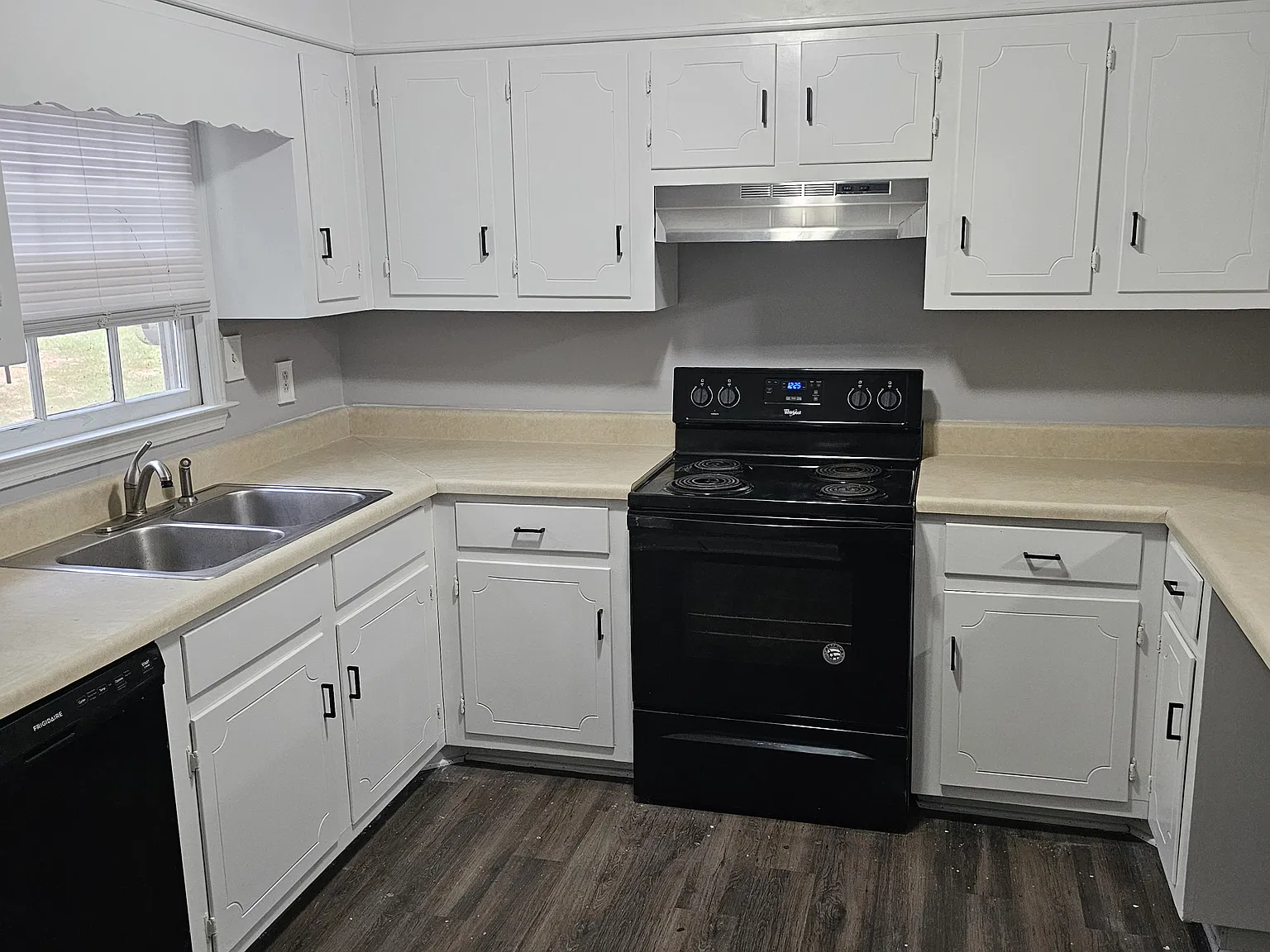 2 bed, 1.5 bath, 1254 sqft, $1,350 — Photo 4