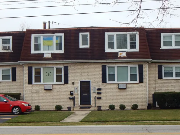 8905 Plainfield Rd, Brookfield, IL 60513