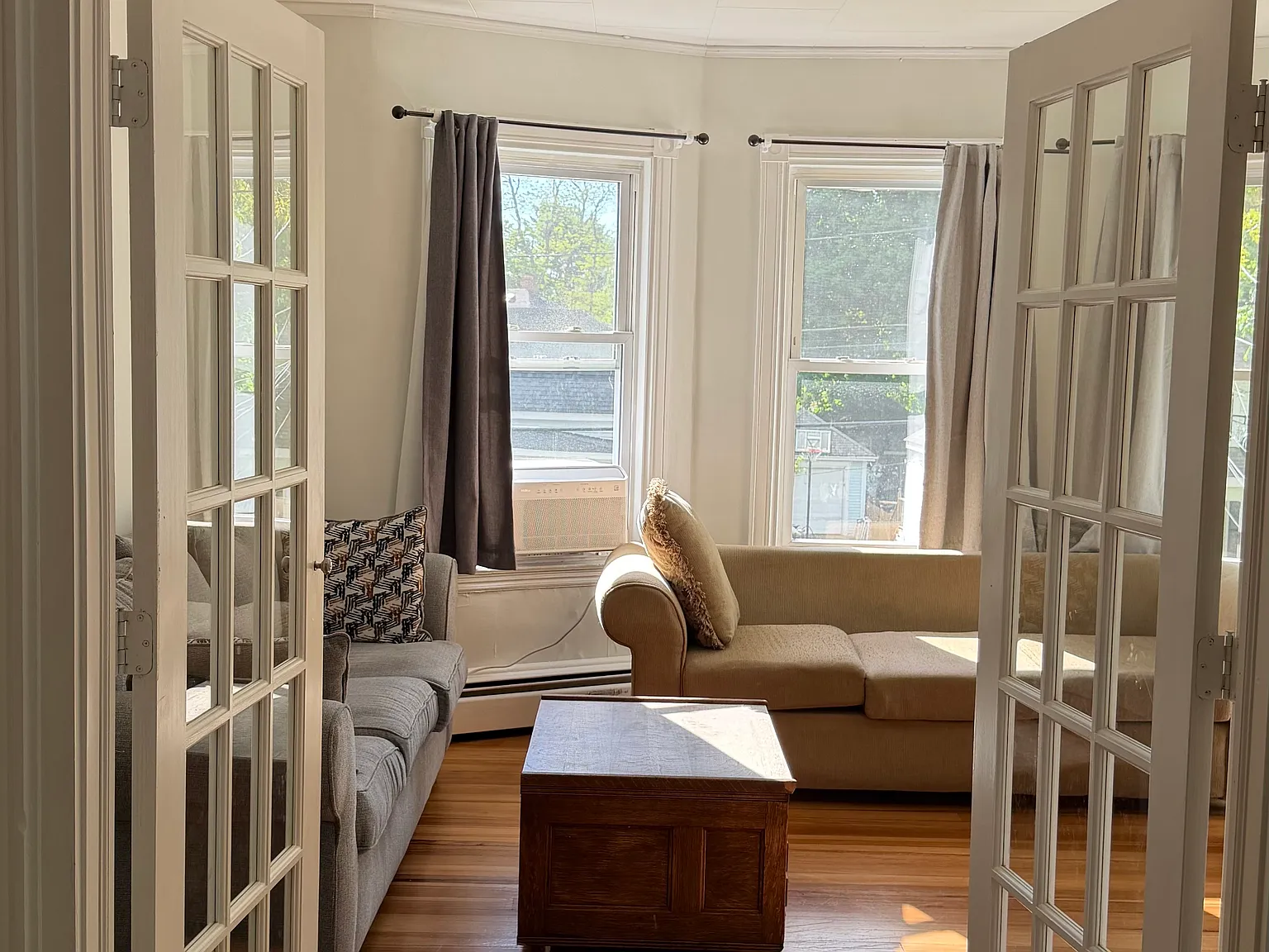 2 bed, 900 sqft, $2,750 — Photo 1