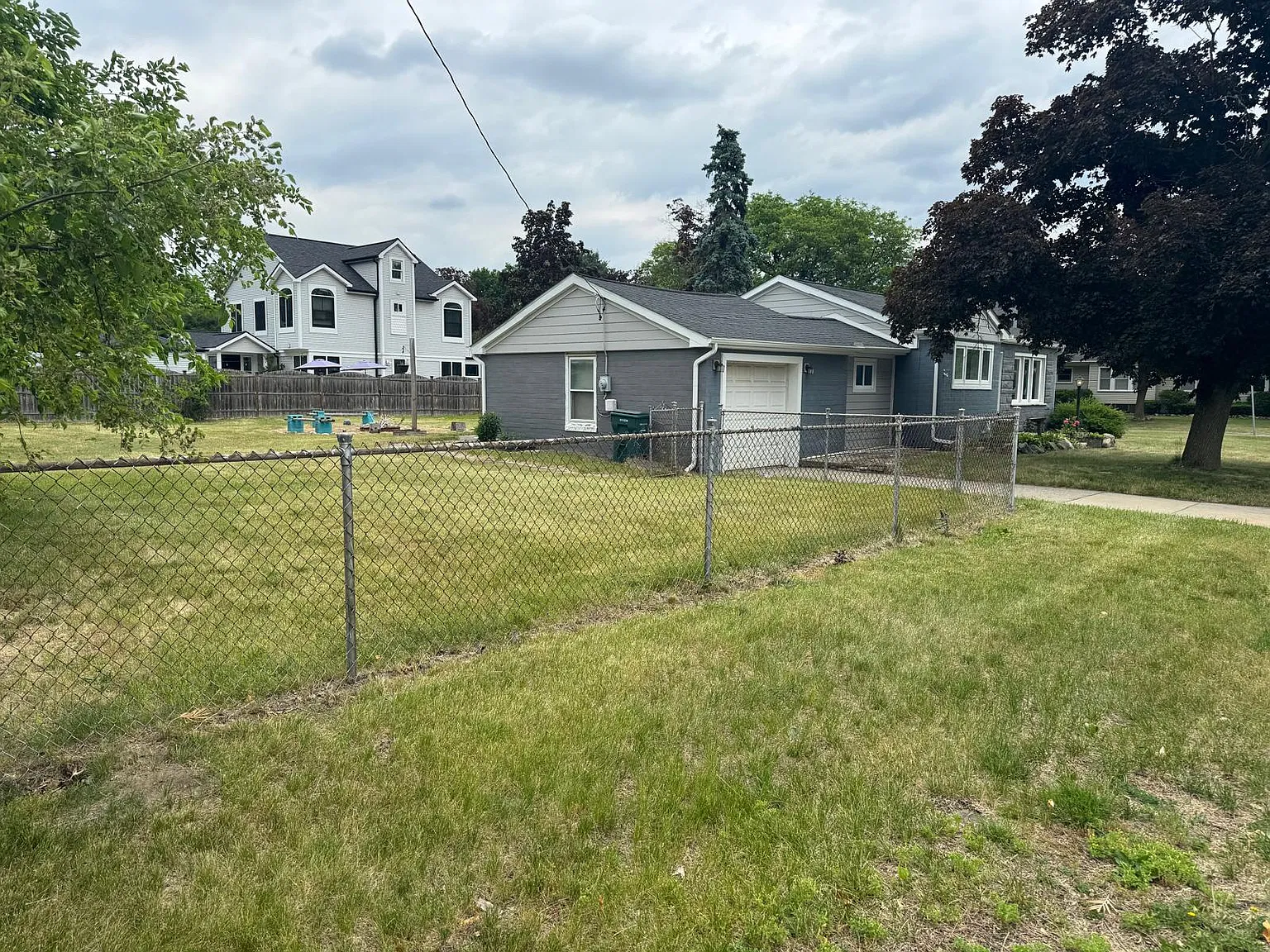 3 bed, 1192 sqft, $2,850 — Photo 2