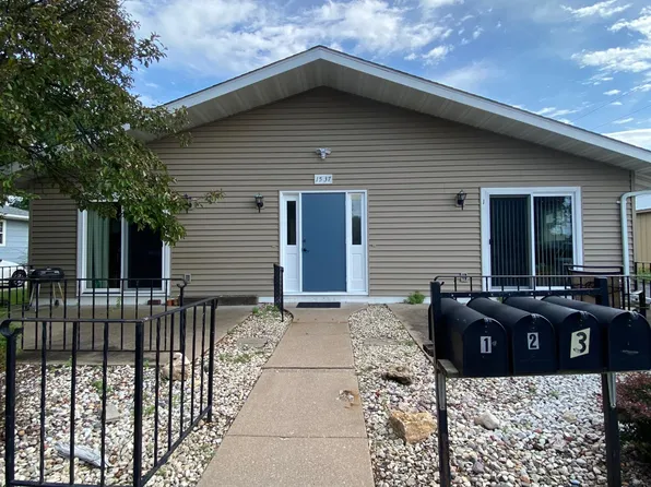 1537 W 10th St APT 4, Winona, MN 55987