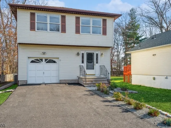 69 Leghorn Ave, Bridgewater Twp., NJ 08807