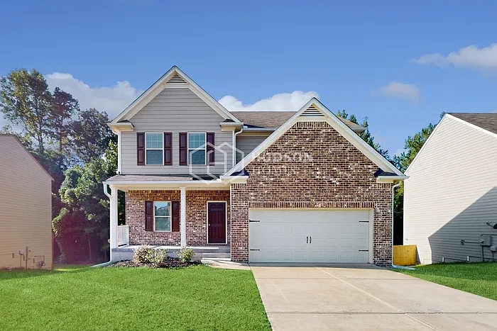 215 Scotland Dr — Photo 1