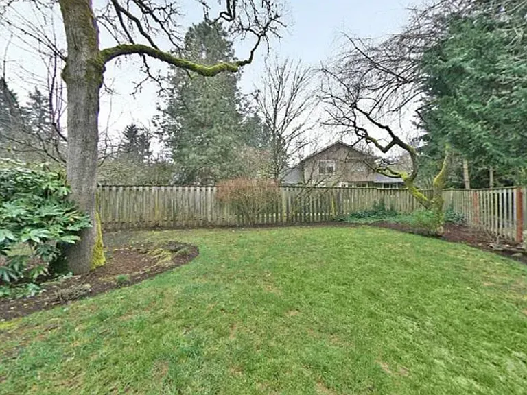17147 Warren Ct — Photo 3