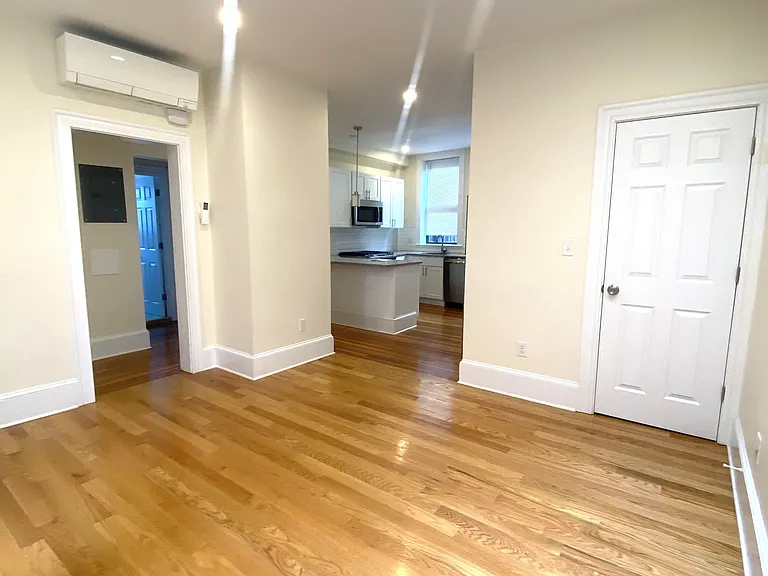 11 Seaverns Ave #11-3R — Photo 1