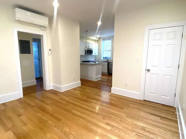 11 Seaverns Ave #3R, Jamaica Plain, MA 02130