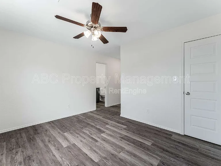 955 S Benchmark Ln #1 — Photo 9
