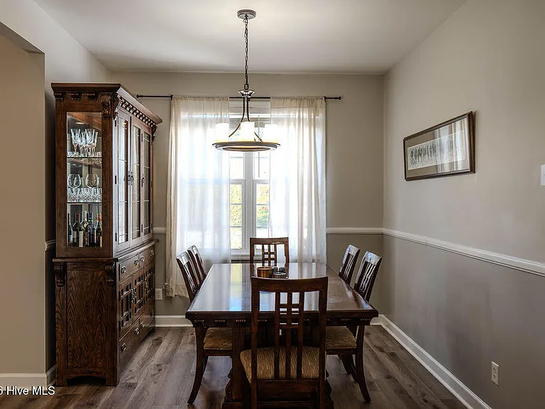 425 N Belvedere Dr — Photo 12