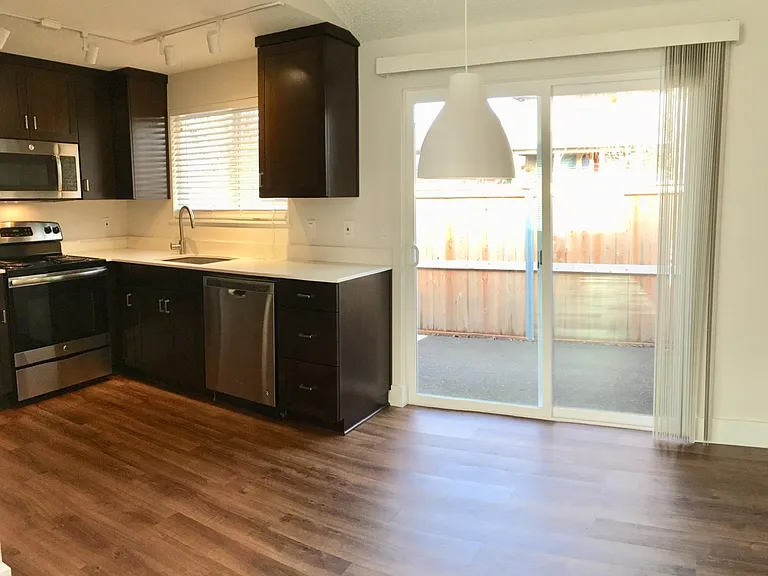 1304 SE 37th Ave — Photo 9