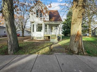 1643 Delaware St, Oshkosh, WI 54902