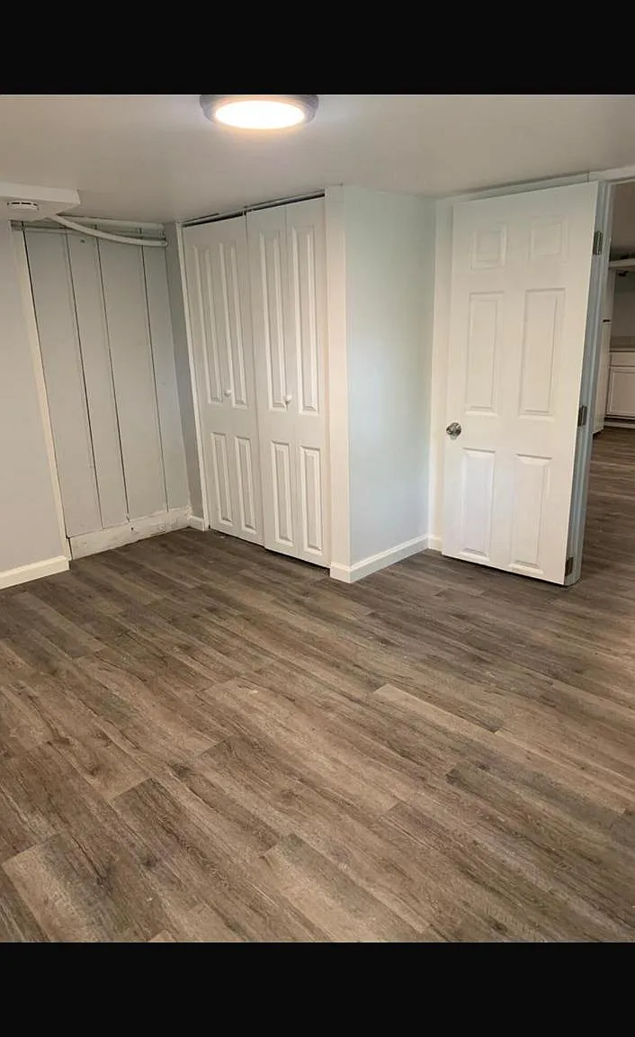 Studio, 1632 sqft, $950 — Photo 3