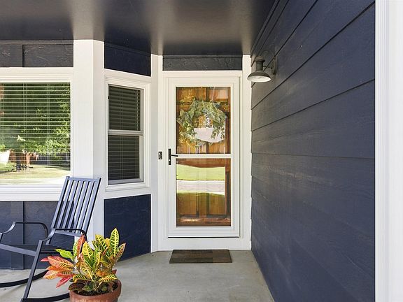 2nd image of 2045 N Parkridge Ct