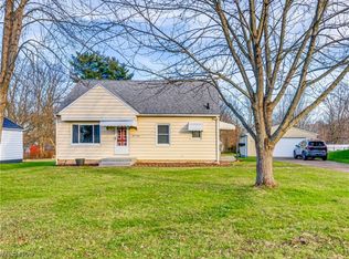 101 Taylor Rd, Barberton, OH 44203