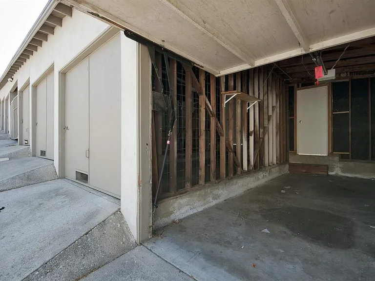 1101 Bay St #D — Photo 11