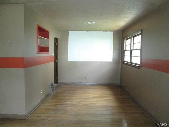 5th image of 1024 Edgehill Dr