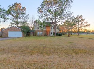 901 W Edgewood Dr, Friendswood, TX 77546