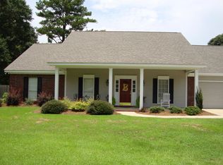 56 Spears Dr, Hattiesburg, MS 39402