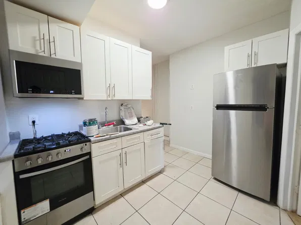 159 Bergen Ave #1R, Jersey City, NJ 07305