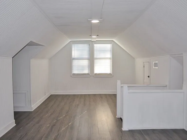114 Yates St — Photo 17