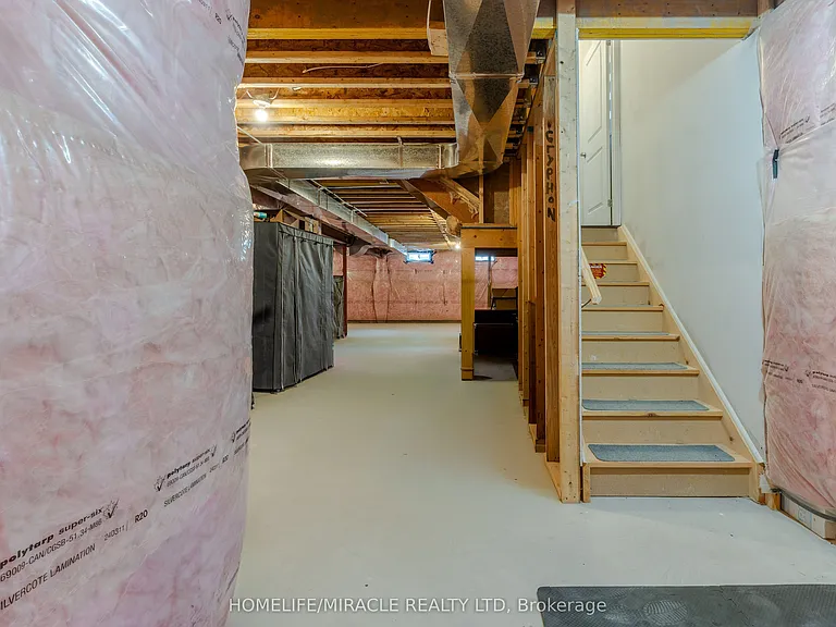 1429 Davis Loop — Photo 32